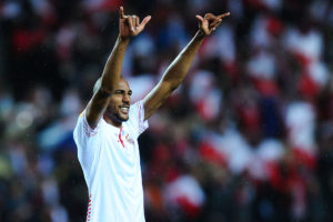 SEVILLE, SPAIN - MAY 05:  Steven N'Zonzi of Sevilla FC celebrates after defeating Shakhtar Donetsk during the UEFA Europa League Semi Final second leg match between Sevilla and Shakhtar Donetsk at Estadio Ramon Sanchez-Pizjuan on May 05, 2016 in Seville, Spain.  (Photo by David Ramos/Getty Images)