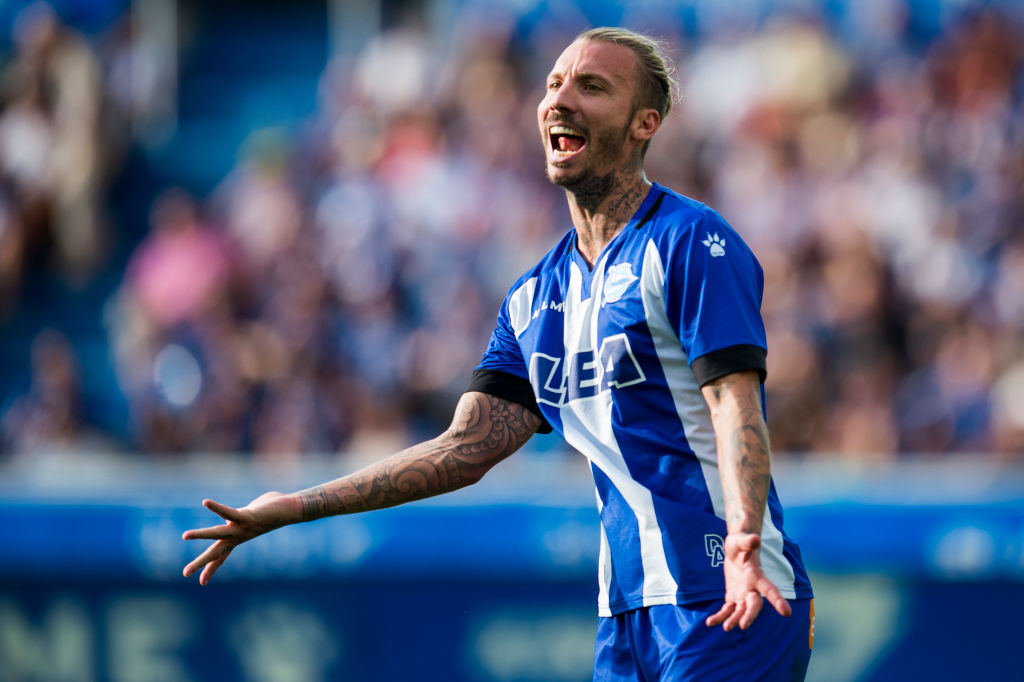 Deportivo Alaves v Barcelona – La Liga