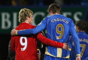 getty_torrescrouch20090207