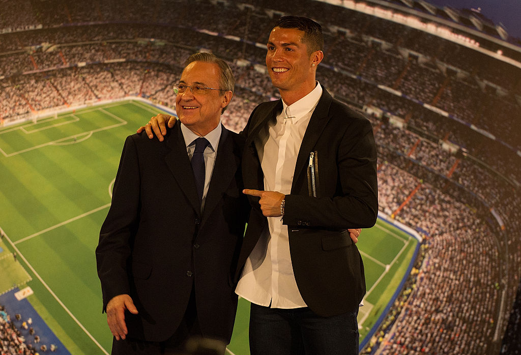 Cristiano Ronaldo Signs New Contract at Real Madrid