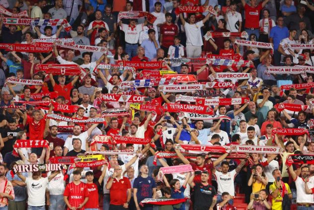 getty_SevillaFans20221006