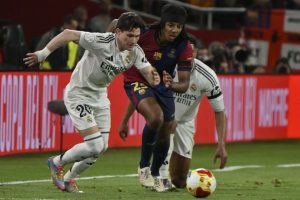 Tässä ovat Barcelonan ja Real Madridin avauskokoonpanot kauden ensimmäiseen El Clásicoon aop_KoundeJules2025427