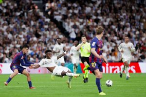 Barcelona oli viennissä vanhan tyylin El Clásicossa aop_viniciuspedri20251026