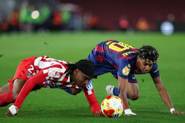 aop_lookmanademolayamallamine20260303